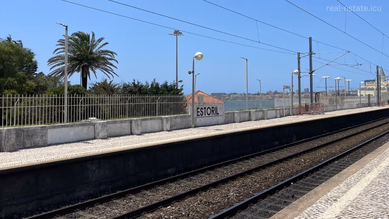 train in Cascais